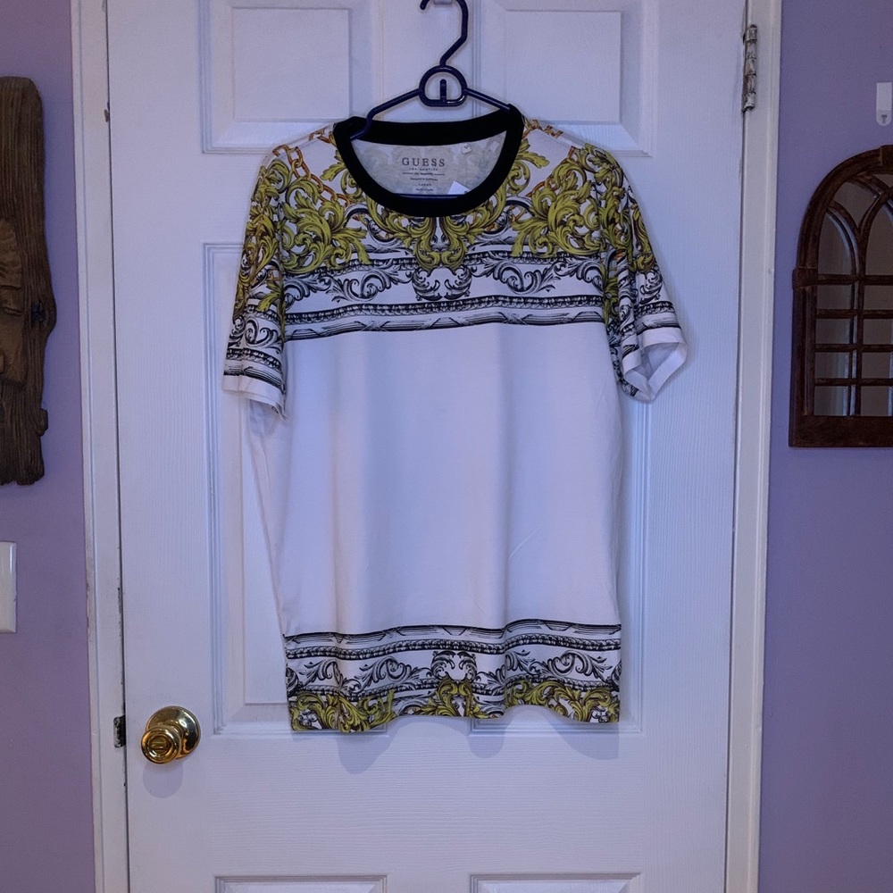 Guess t shirt